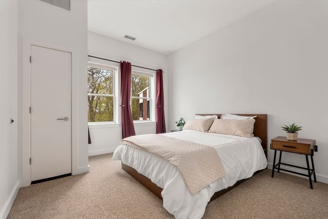 99 Chestnut Hill Avenue 310, Boston, MA 02135