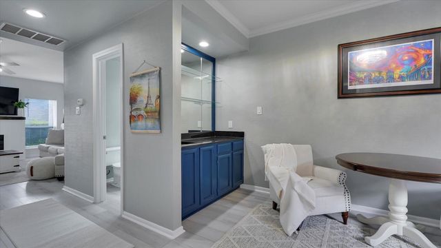 2608 Bering Drive 2608, Houston, TX 77057