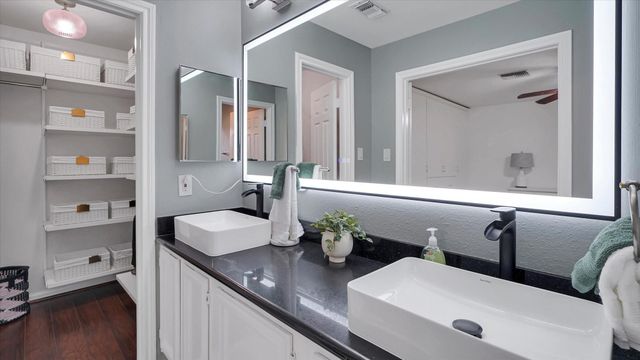 2608 Bering Drive 2608, Houston, TX 77057