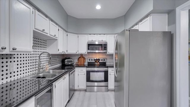 2608 Bering Drive 2608, Houston, TX 77057