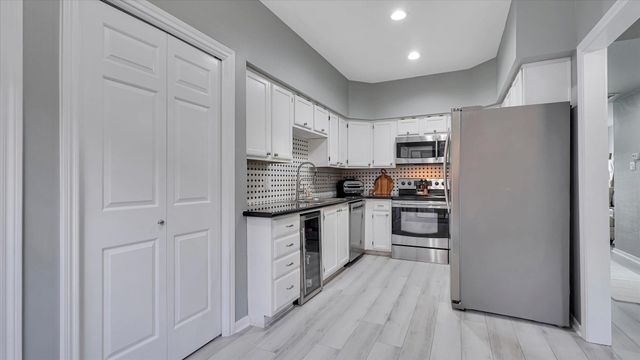 2608 Bering Drive 2608, Houston, TX 77057