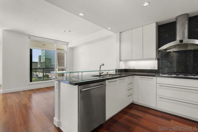 1199 Pacific Hwy 704, San Diego, CA 92101