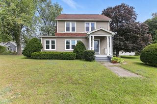 19 Fairview St, East Longmeadow, MA 01028