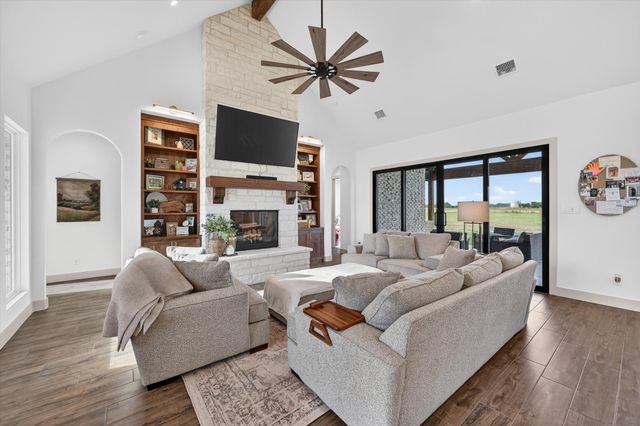 12262 Fm 1384, Justin, TX 76247