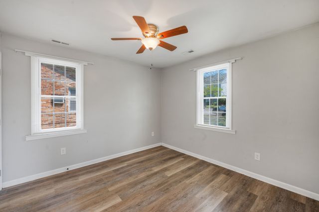 606 Hadleys Bend Blvd, Old Hickory, TN 37138