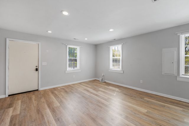 606 Hadleys Bend Blvd, Old Hickory, TN 37138