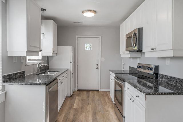 606 Hadleys Bend Blvd, Old Hickory, TN 37138