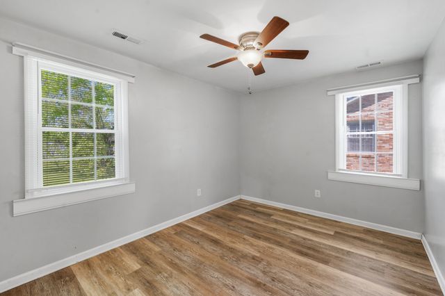 606 Hadleys Bend Blvd, Old Hickory, TN 37138