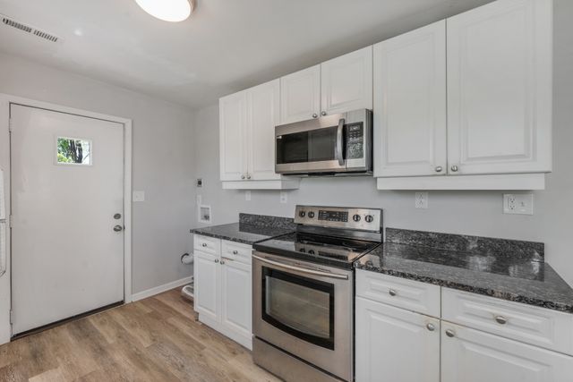 606 Hadleys Bend Blvd, Old Hickory, TN 37138