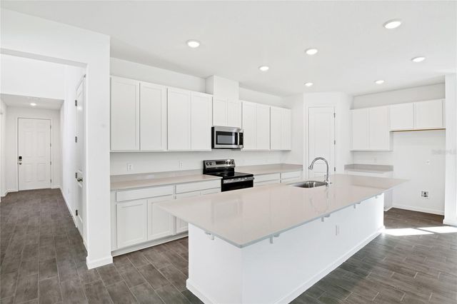 766 LAKE DELL ROAD, Dundee, FL 33838