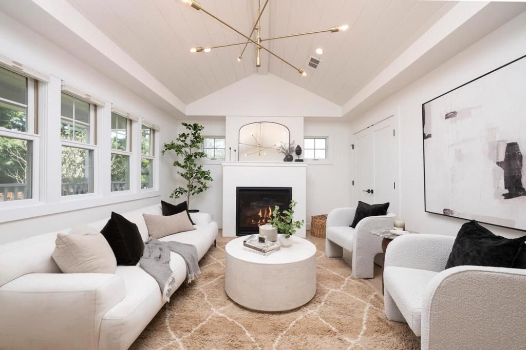 Image 10 of property listing at 175 Springdale Way, Emerald Hills, CA 94062