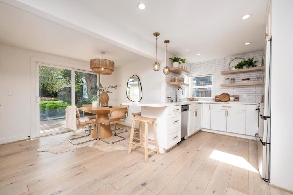 Image 16 of property listing at 175 Springdale Way, Emerald Hills, CA 94062