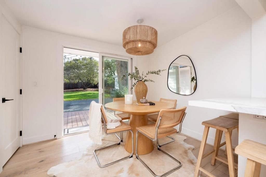 Image 17 of property listing at 175 Springdale Way, Emerald Hills, CA 94062