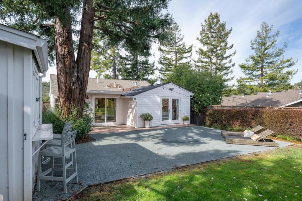 Image 26 of property listing at 175 Springdale Way, Emerald Hills, CA 94062