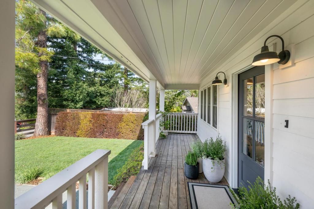 Image 6 of property listing at 175 Springdale Way, Emerald Hills, CA 94062