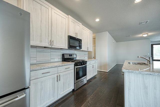 7631 Europa Ave, Round Rock, TX 78665