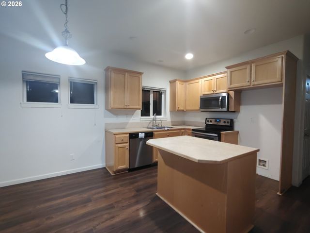 7106 Sw MILLENNIUM Ter, Beaverton, OR 97007