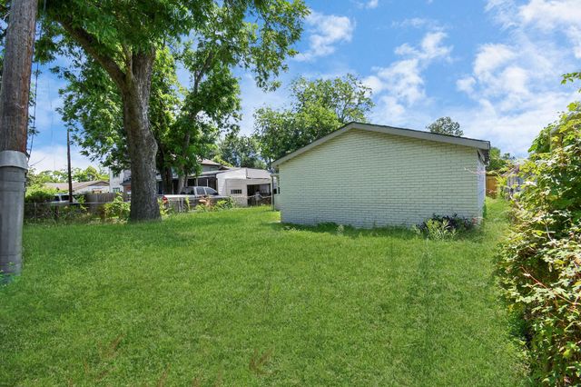 8221 Hezekiah Lane, Houston, TX 77088