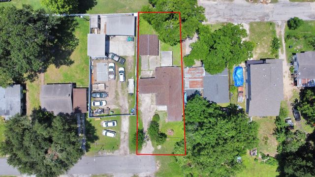 8221 Hezekiah Lane, Houston, TX 77088