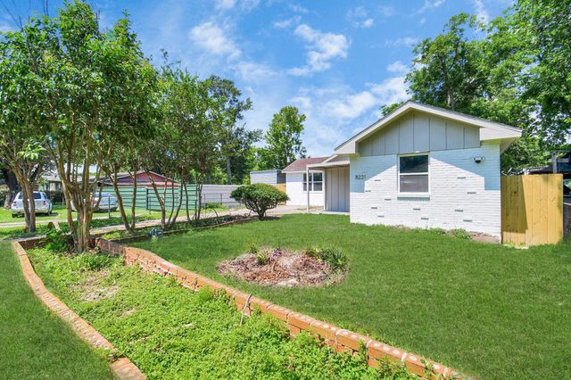 8221 Hezekiah Lane, Houston, TX 77088