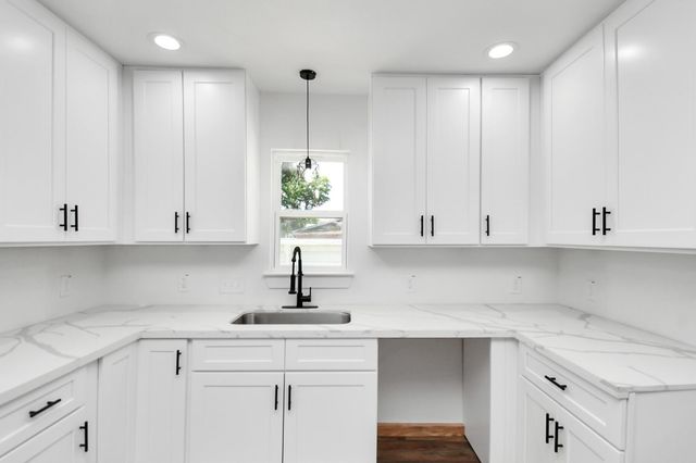 8221 Hezekiah Lane, Houston, TX 77088