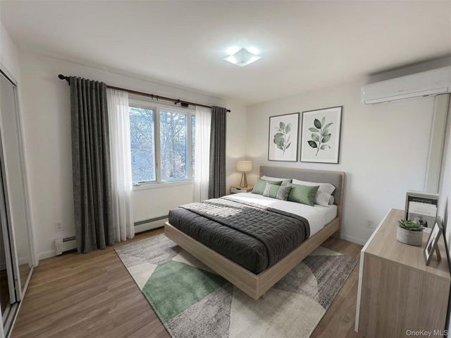 8716 Palo Alto Street, Hollis, NY 11423