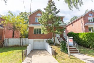 8716 Palo Alto Street, Hollis, NY 11423