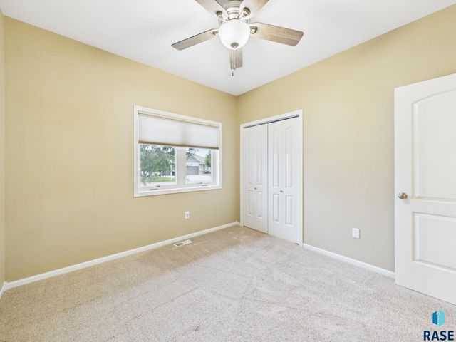 908 S 5th Ave Avenue, Brandon, SD 57005