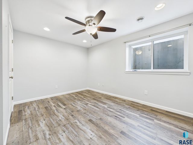 908 S 5th Ave Avenue, Brandon, SD 57005