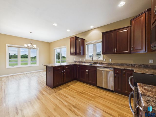 908 S 5th Ave Avenue, Brandon, SD 57005