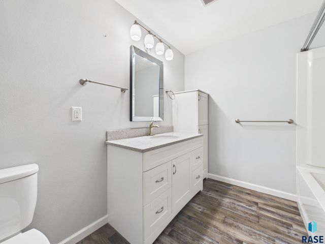 908 S 5th Ave Avenue, Brandon, SD 57005