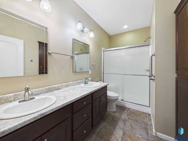 908 S 5th Ave Avenue, Brandon, SD 57005