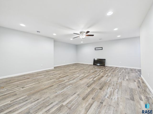 908 S 5th Ave Avenue, Brandon, SD 57005