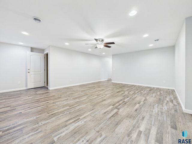 908 S 5th Ave Avenue, Brandon, SD 57005