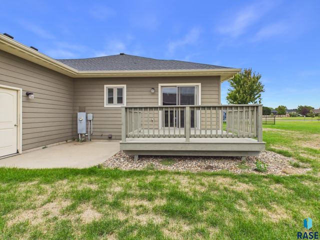 908 S 5th Ave Avenue, Brandon, SD 57005