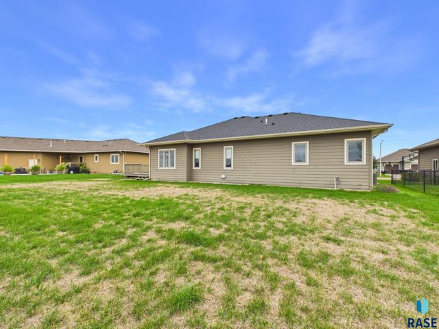 908 S 5th Ave Avenue, Brandon, SD 57005