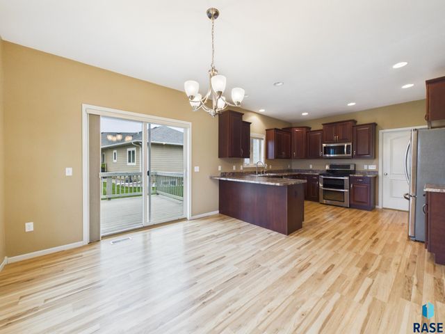 908 S 5th Ave Avenue, Brandon, SD 57005