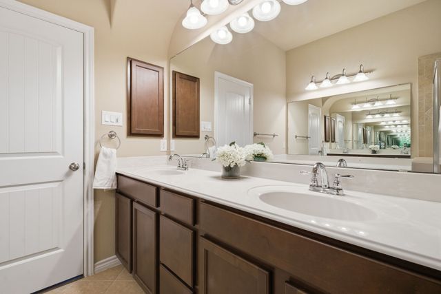 1308 Isabella Lane, Savannah, TX 76227