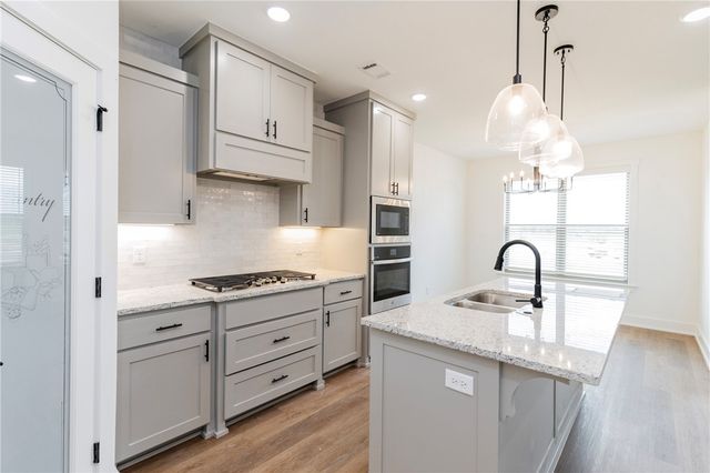 6602 SW High Meadow Boulevard, Bentonville, AR 72713