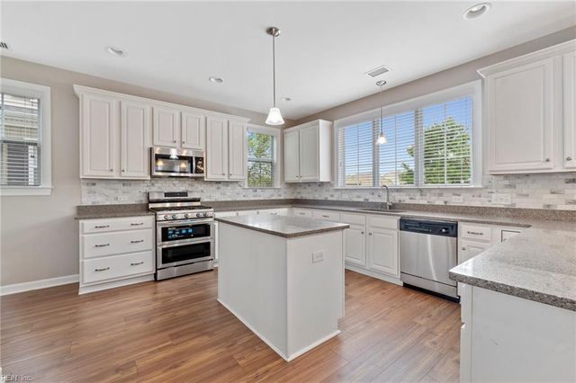 4229 Kenton LN, Virginia Beach, VA 23456
