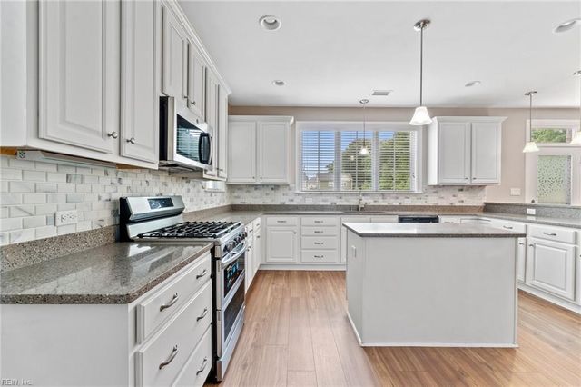 4229 Kenton LN, Virginia Beach, VA 23456