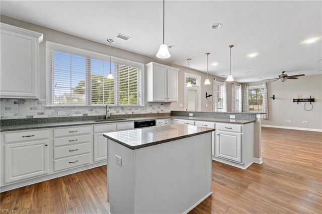 4229 Kenton LN, Virginia Beach, VA 23456