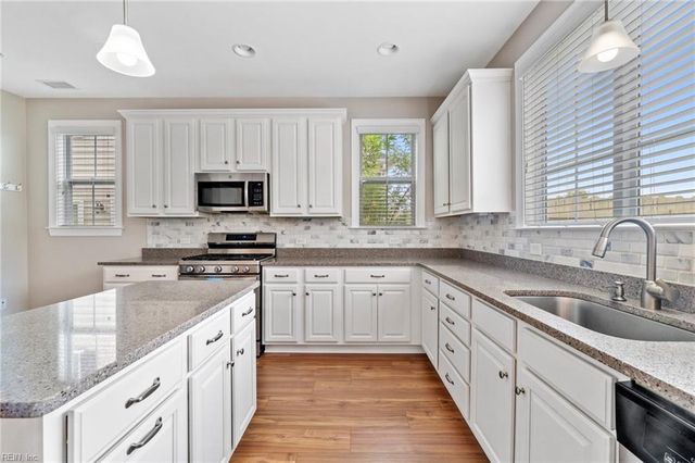 4229 Kenton LN, Virginia Beach, VA 23456