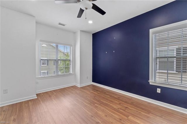 4229 Kenton LN, Virginia Beach, VA 23456