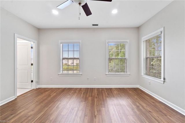 4229 Kenton LN, Virginia Beach, VA 23456