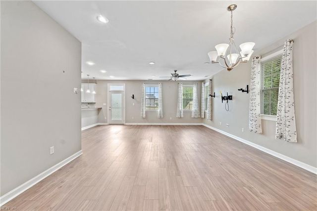 4229 Kenton LN, Virginia Beach, VA 23456