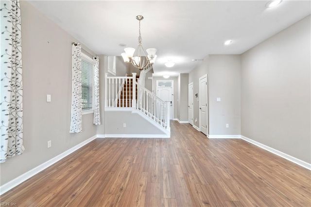4229 Kenton LN, Virginia Beach, VA 23456