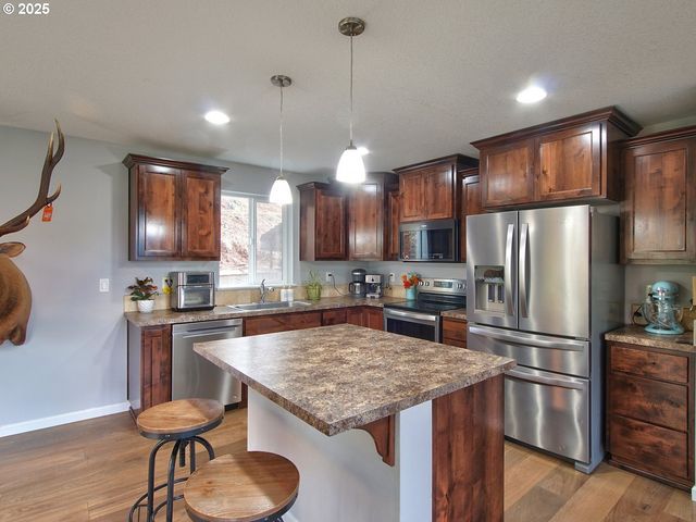 6015 Nw HIGH HEAVEN Rd, Mc Minnville, OR 97128