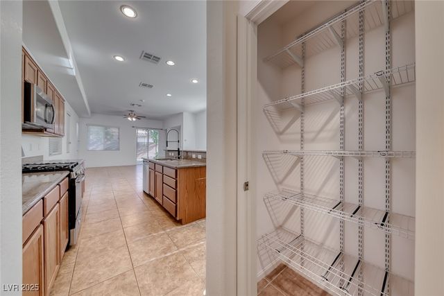 6534 Ditmars Street, Las Vegas, NV 89166