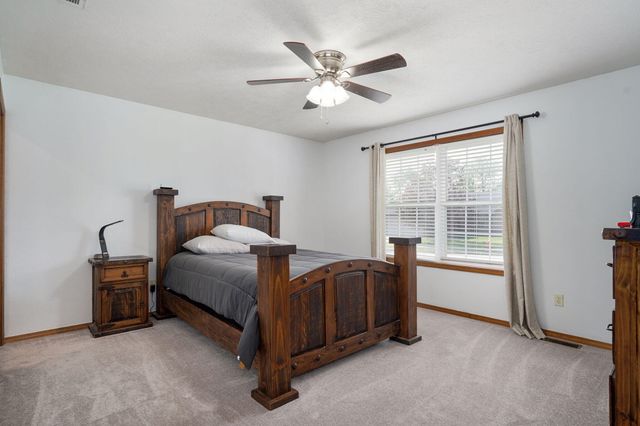 991 W Bates Drive, Nixa, MO 65714
